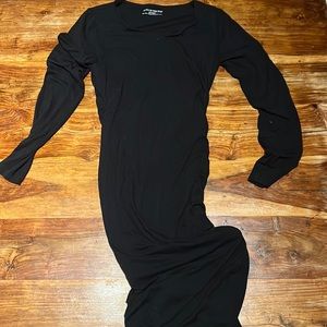 SIZE SMALL MATERNITY DRESS BY A PEA IN A POD